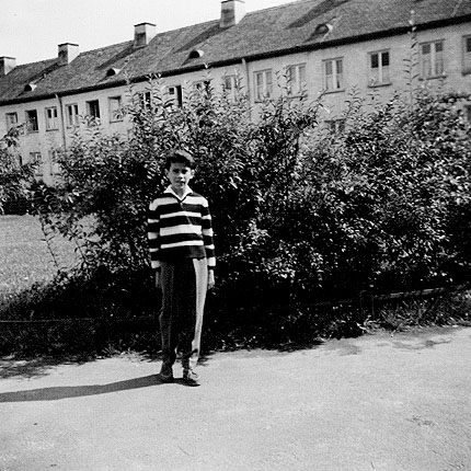 Sohn Murat Sultan-Sade vor der Büg-Siedlung, 14. August 1961 - Foto: Familie Sultan-Sade