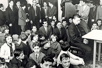 25. Februar 1963, Bayram im Keller der Forchheimer Zentralschule - dritter von links Malik, schräg dahinter Murat Sultan-Sade