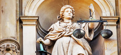 Justizia, Justiz, Recht, Rechtspechung, Urteil, Beschluss, Entscheidung,