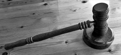 Justiz, Urteil, Entscheidung, Richterhammer, Hammer, Beschluss