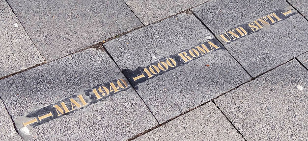 Die Grundlage unserer Gesellschaft und Werte roma, sinti, denkmal, internationaler roma-tag, roma tag
