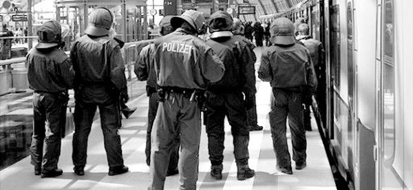 Polizei, Bahn, Kontrolle, Sicherheit, Bahnhof