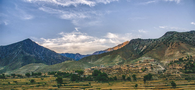 Das andere Land Afghanistan, Land, Berge, Tal, Himmel, Wolken; Panorama