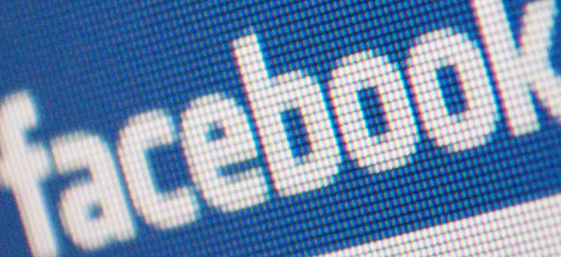 Beobachter befürchteten Fake-News über Flucht und Migration Facebook, Like, Daumen, Daumen hoch, Teilen