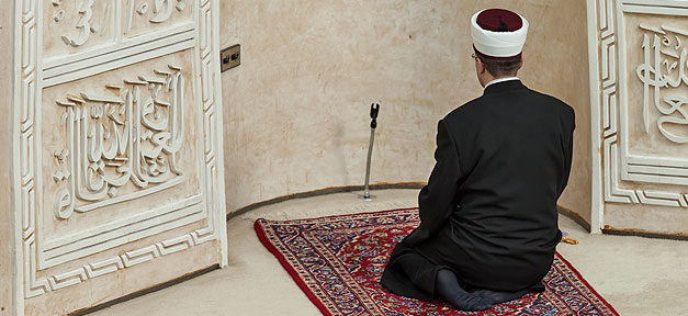 Özoğuz dringt auf Imam-Ausbildung in Deutschland Imam, Moschee, Beten, Vorbeter, Islam, Muslim
