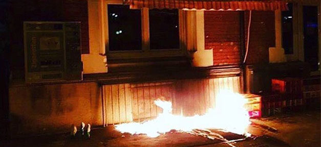 Unbekannte werfen Brandsätze auf Moschee Moschee, Brandanschlag, Ulm, Molotowcocktail, Islam, Muslime