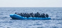Flüchtlinge, Mittelmeer, Boot, Seenot, Seenotrettung