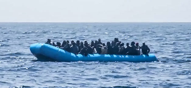 Politisches Ringen um Migranten auf der „Alan Kurdi“ Flüchtlinge, Mittelmeer, Boot, Seenot, Seenotrettung