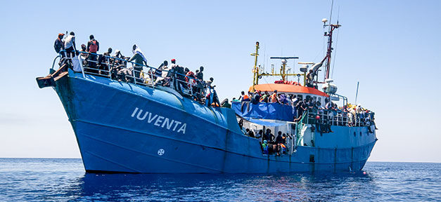 Kommunen gründen Bündnis „Städte Sicherer Häfen“ Mittelmeer, Schiff, Iuventa, Flüchtlinge, Seenotrettung