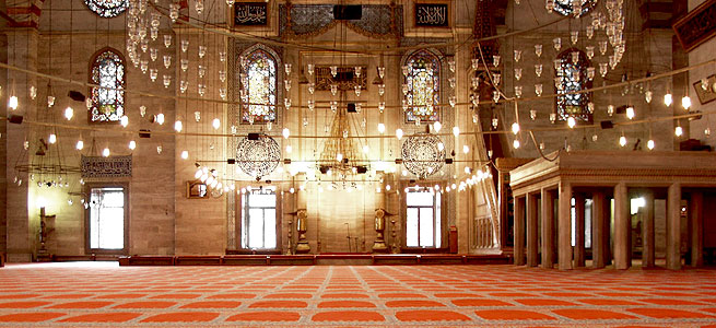 moschee_innen_655x300