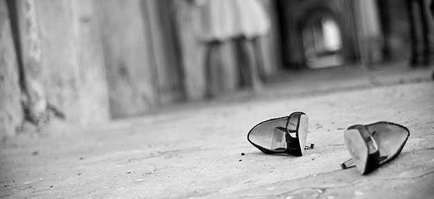 Gesetzespläne zum Schutz vor Zwangsehen bestraft die Opfer Gewalt gegen Frauen © NTLam auf flickr.com (CC 2.0), bearb. MiG