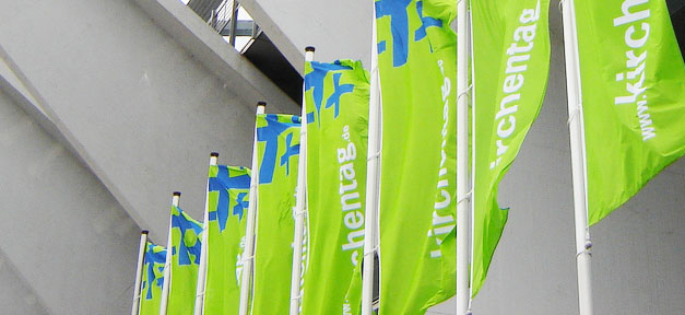Buntes Land, graue Gesetze Glücklich sind evangelische und katholische Beamte © RadioWeserTV_DEKT auf flickr.com (CC 2.0), bearb. MiG