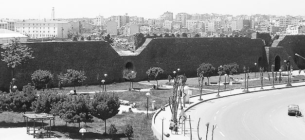 Diyarbakir - die Stadt im Südosten der Türkei © birasuegi auf flickr.com (CC 2.0), bearb. MiG