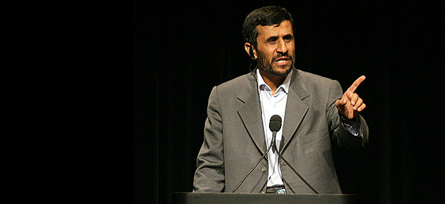 Schleichende Entmachtung von Ahmadinedschad? Der iranische Präsident Mahmud Ahmadinedschad © Daniella Zalcman auf flickr.com (CC 2.0), bearb. MiG