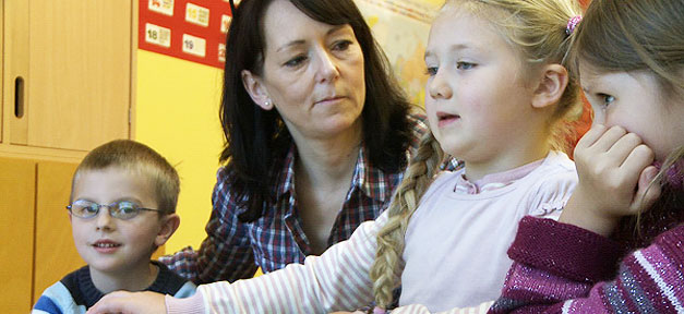 "Je jünger, desto besser" Kinder lernen spielend