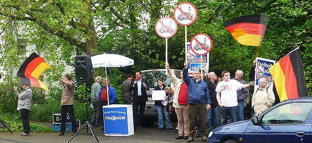 Wie eine handvoll Pro NRW Nazis provozieren © Gereon Schloßmacher