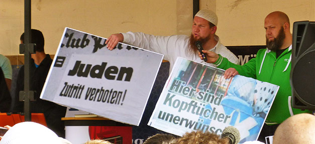 Pierre Vogel während des Auftritts in Köln © Gereon Schloßmacher