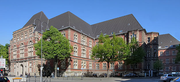 Das Verwaltungsgericht Köln - von Raymond - Raimond Spekking (Eigenes Werk) [CC-BY-SA-3.0 oder GFDL], via Wikimedia Commons