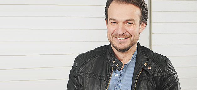 Deutschtürkischer Jetset-Sender startet im Internet Mustafa Atik, Geschäftsführer der Oberhausener VIP TV Entertainment GmbH © Sabrina Feige