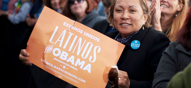 Deutsche Parteien auf Stimmenfang unter Migranten Ethnic Campaign - Offizielle Transparente von Barack Obama vor einem Wahlkampfauftritt in Denver © Barack Obama @ flickr.com (CC 2.0), bearb. MiG