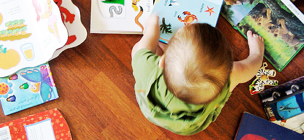 Familien mit Migrationshintergrund lesen seltener vor © Stacy Brunner @ flickr.com (CC 2.0), bearb, MiG
