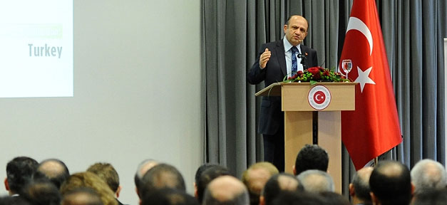 Türkei ruft Akademiker zur Heimkehr auf Der türkische Wissenschaftsminister Fikri Işık ruft Türken auf, in der Türkei zu arbeiten © TÜBITAK