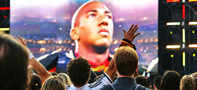 Public Viewing vor einem Spiel der deutschen Fußball-Nationalmannschaft © Ute Köhler @ flickr.com (CC 2.0)