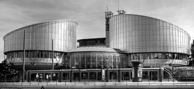 Französisches Burka-Verbot ist rechtens Das Europäische Gerichtshof für Menschenrechte in Straßburg © James Russell @ flickr.com (CC 2.0)