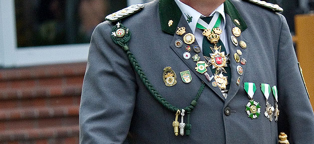 Symobolfoto - ein Schützenuniform © Dick Aalders @ flickr.com (CC 2.0), bearb. MiG