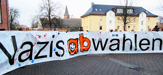 Proteste vor Kreistag von Vorpommern-Greifswald © Oliver Wunder @ flickr.com (CC 2.0)