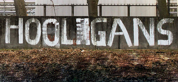 Gericht genehmigt Anti-Islam-Demo von "Hooligans" Hooligans © Aina Vidal @ flickr.com (CC 2.0), bearb. MiG