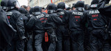 Polizei bewacht Flüchtlings-Zeltstadt in Dresden