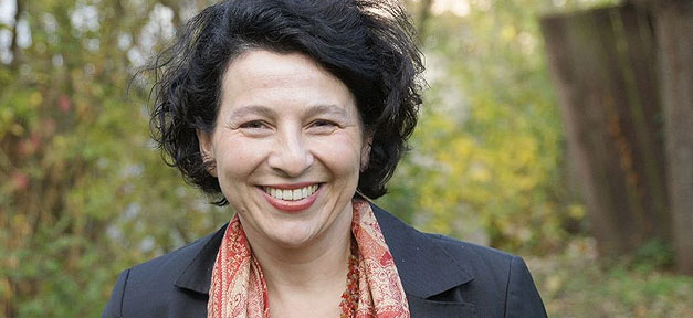 Viola B. Georgi ist Professorin für Diversity Education, sie forscht und lehrt an der Universität Hildesheim zum Umgang mit Vielfalt im Bildungssystem. © Isa Lange/Uni Hildesheim