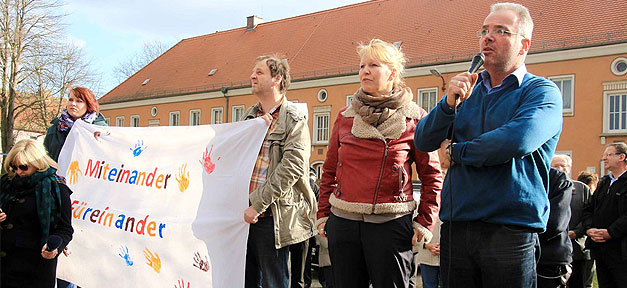 demonstation, demo, kundgebung, fremdenfeindlichkeit, rechtsextremismus