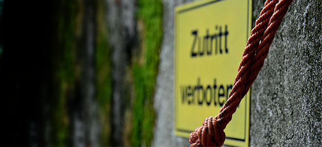 Zutritt verboten, Schild, Diskriminierung, Verbot, Seil