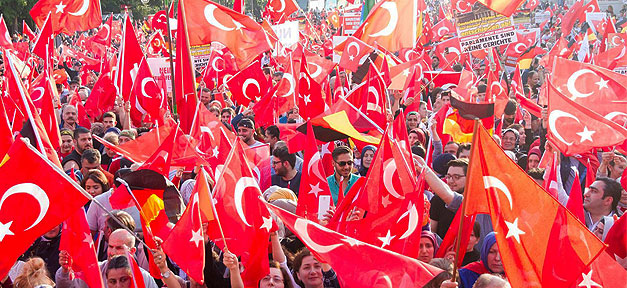 Demonstration, Türken, Türkei, Fahnen, Menschen