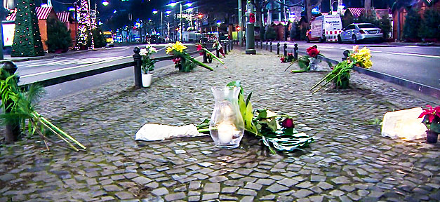 Berlin, Weihnachtsmarkt, Anschlag, Terror, Trauer, Blumen, Kerzen