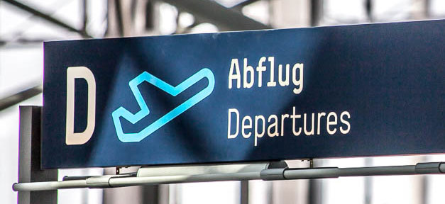 Abflug, Flughafen, Flugzeug, Abschiebung, Auswanderung