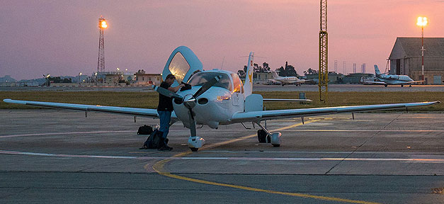 Flugzeug, Sea-Watch, Flüchtlinge, Rettung, Mittelmeer