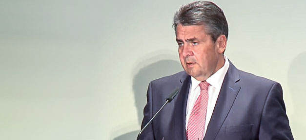 Sigmar Gabriel, Außenminister, Rede, Pult, SPD, Politik, Deutschland