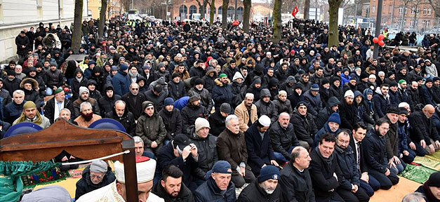 Muslime, Berlin, Freitagsgebet, Brandanschlag, Moschee