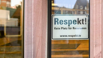 Rassismus, Rathaus, Frankfurt, AfD, Respekt, Schild