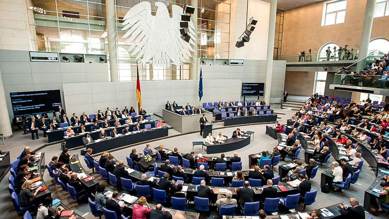 Ende nach 18 Jahren - Bundestag erstmals ohne Linksfraktion und mit Nazifraktion gleichzeitig
