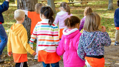 Kinder, Kindergarten, Spaziergang, Wald, Freunde