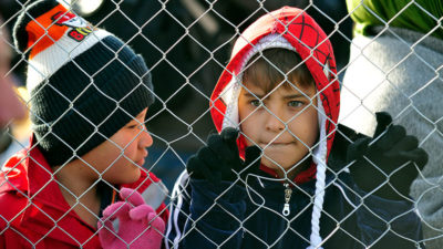 Kinder, Zaun, Flüchtlinge, Griechenland, Flüchtlingslager
