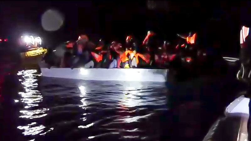 Flüchtlinge, Rettung, Mittelmeer, Schlauchboot, Flucht