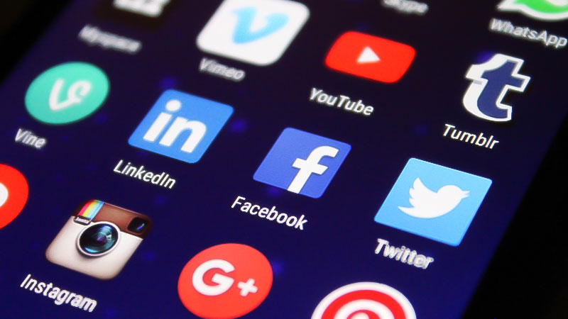 Smartphone, Soziale Medien, Apps, Telefon, Internet, Facebook, Twitter, YouTube