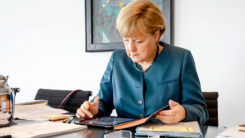 Bundeskanzlerin, Angela Merkel, Schreibtisch, Lesen, Arbeiten