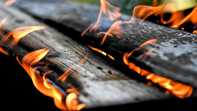 Brand, Brandanschlag, Feuer, Holz