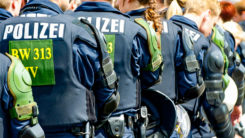 Polizei, Einsatz, Sicherheit, Demonstration, Gewalt, Hundertschaft